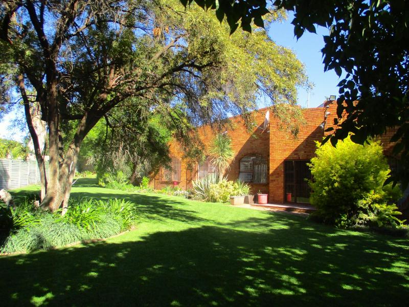 4 Bedroom Property for Sale in Langenhovenpark Free State